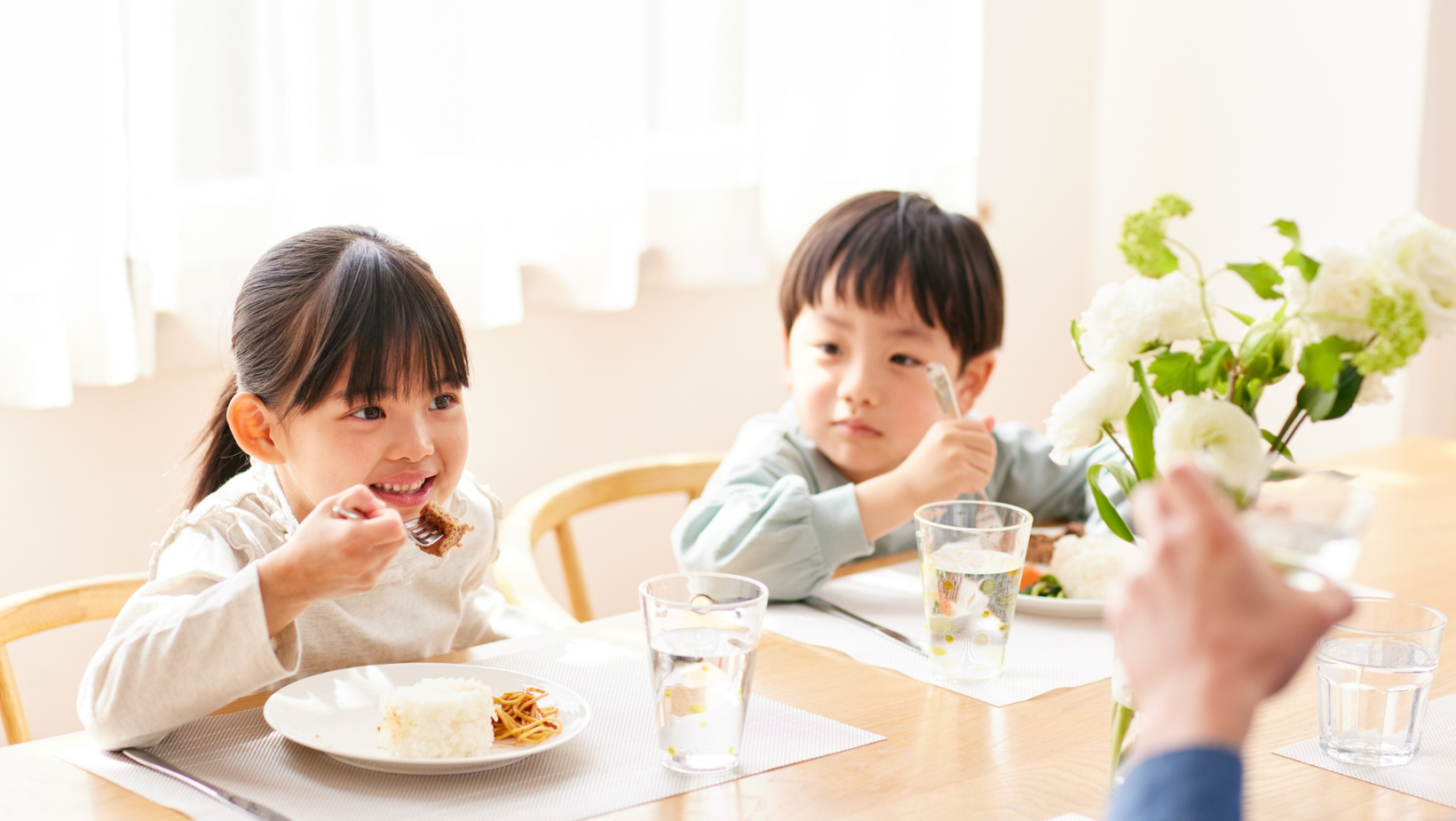 Rodzice to nie terapeuta. Bliskość w relacji rodziców z dziećmi czyni tę relację wyjątkową.